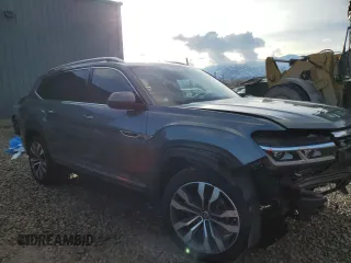 2021 Volkswagen Atlas SEL Premium R-Line with VIN 1V2FR2CAXMC504266, listed as a Copart auction lot 83376524 with 65,375 mi miles and Salvage title. Bid and sale history available at DreamBid. Image 4.