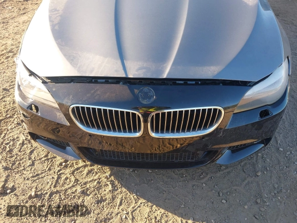 2013 BMW 5 Series 528i xDrive with VIN WBAXH5C5XDD112537, listed as a IAAI auction lot 40585977 with 999,999 mi miles. Bid and sale history available at carsss.com. Image 10.