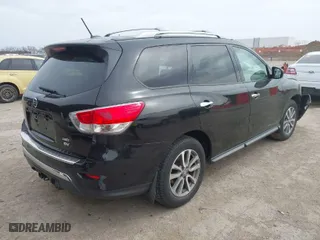 2014 Nissan Pathfinder Platinum with VIN 5N1AR2MM0EC706647, listed as a IAAI auction lot 41718972 with 104,808 mi miles. Bid and sale history available at carsss.com. Image 4.