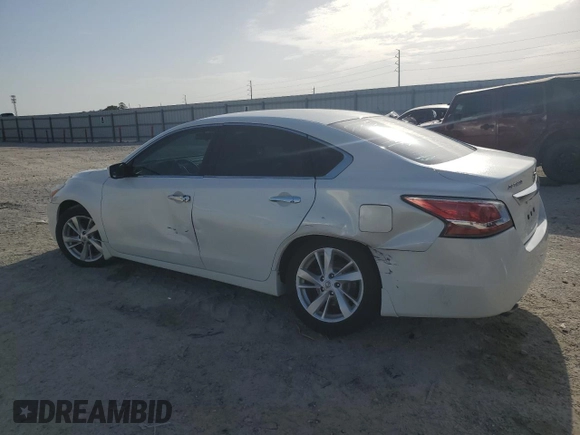 2015 Nissan Altima 2.5 with VIN 1N4AL3AP4FC183103, listed as a Copart auction lot 60518325 with 42,493 mi miles and Salvage title. Bid and sale history available at DreamBid. Image 2.