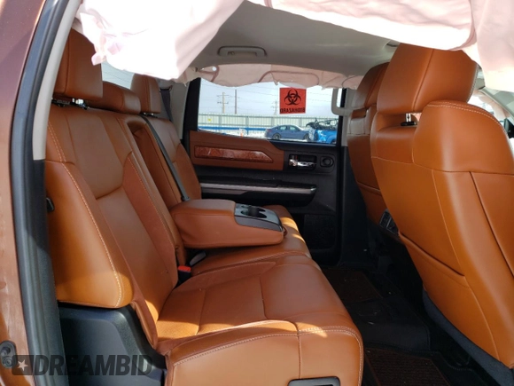 2015 Toyota Tundra Platinum z VIN 5TFAY5F17FX435589, wystawiony jako Copart lot #45215235 z przebiegiem Nie podano mil oraz Szkoda całkowita • Salvage title. Historia ofert i sprzedaży dostępna na DreamBid. Obrazek 10.