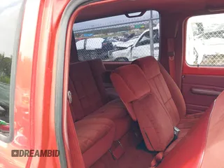 1987 Ford Bronco с VIN 1FMCU14T0HUD08801, выставлен на аукционе IAAI как лот 42483675 с пробегом 85 808 миль миль и . История ставок и продаж доступна на DreamBid. Изображение 8.