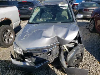 2018 Subaru Forester Limited with VIN JF2SJAJC6JH592559, listed as a Copart auction lot 41582243 with 44,025 mi miles. Bid and sale history available at carsss.com. Image 5.