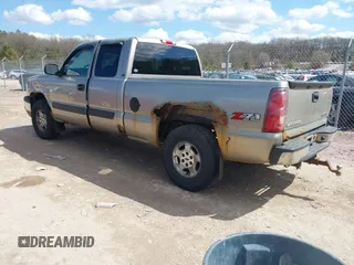 2003 Chevrolet Silverado 1500 LT with VIN 2GCEK19T531343401, listed as a IAAI auction lot 42080760 with 183,960 mi miles. Bid and sale history available at carsss.com. Image 3.