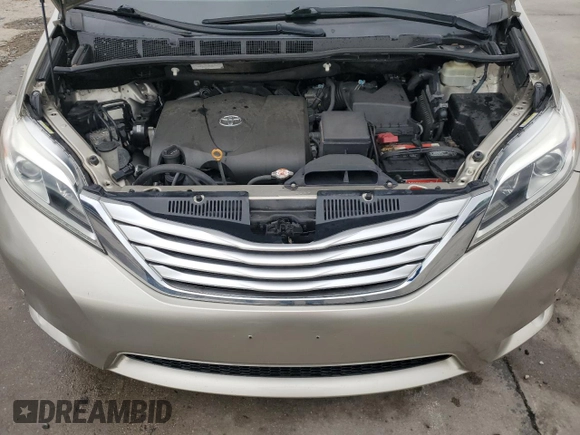 2017 Toyota Sienna XLE z VIN 5TDDZ3DC7HS166182, wystawiony jako Copart lot #61437105 z przebiegiem 101 491 mil mil oraz Szkoda całkowita • Salvage title. Historia ofert i sprzedaży dostępna na DreamBid. Obrazek 12.