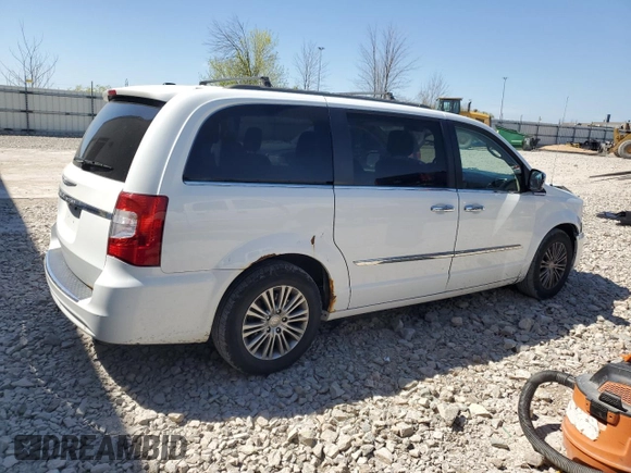 2014 Chrysler Town & Country Touring L 30th Anniversary with VIN 2C4RC1CG4ER470767, listed as a Copart auction lot 55976865 with 131,669 mi miles and Clean title. Bid and sale history available at DreamBid. Image 3.