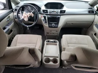 2017 Honda Odyssey SE with VIN 5FNRL5H39HB026684, listed as a Copart auction lot 46388465 with 176,311 mi miles and Non Repairable. Bid and sale history available at carsss.com. Image 8.