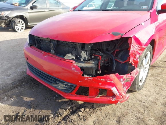 2012 Volkswagen Jetta Sedan TDI with VIN 3VW3L7AJ7CM466950, listed as a IAAI auction lot 41822315 with 181,786 mi miles. Bid and sale history available at carsss.com. Image 6.