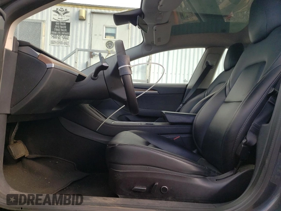 2022 Tesla Model 3 Long Range z VIN 5YJ3E1EB6NF290946, wystawiony jako Copart lot #54937825 z przebiegiem 111 044 mil mil oraz Szkoda całkowita • Salvage title. Historia ofert i sprzedaży dostępna na DreamBid. Obrazek 7.