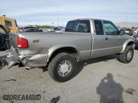 1999 GMC Sonoma SLS w/1SJ Pkg with VIN 1GTCT19W2X8516874, listed as a Copart auction lot 85501674 with 158,205 mi miles and Salvage Title. Bid and sale history available at carsss.com. Image 3.