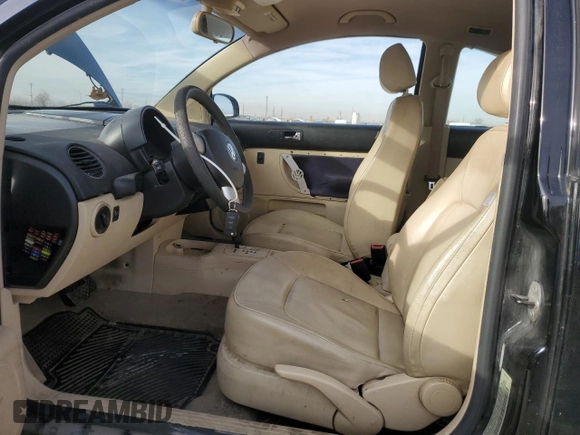 2007 Volkswagen New Beetle Coupe with VIN 3VWEW31CX7M519236, listed as a Copart auction lot 85434464 with 154,806 mi miles and Salvage Title. Bid and sale history available at carsss.com. Image 7.
