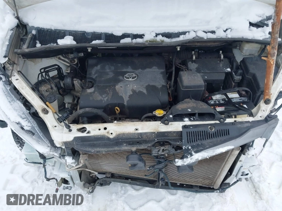 2014 Toyota Sienna XLE with VIN 5TDYK3DC9ES442525, listed as a IAAI auction lot 41502770 with Not provided miles and . Bid and sale history available at DreamBid. Image 10.