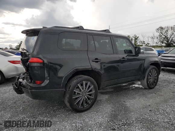 2024 Lexus GX 550 Luxury with VIN JTJVBCDX0R5013269, listed as a Copart auction lot 60641305 with 13,462 mi miles and Salvage title. Bid and sale history available at DreamBid. Image 3.