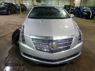 2014 Cadillac ELR z VIN 1G6RM1E46EU601171, wystawiony jako Copart lot #84459024 z przebiegiem 62 486 mil mil oraz Czysty tytuł • Clean title. Historia ofert i sprzedaży dostępna na DreamBid. Obrazek 5.