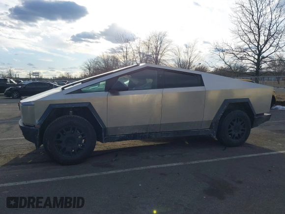 2024 Tesla Cybertruck с VIN 7G2CEHEDXRA026834, выставлен на аукционе IAAI как лот 41448419 с пробегом 2 938 миль миль и . История ставок и продаж доступна на DreamBid. Изображение 14.