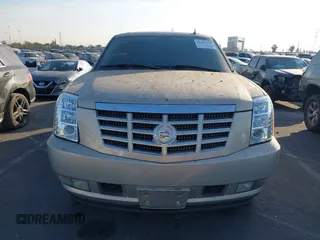 2008 Cadillac Escalade with VIN 1GYEC63848R186256, listed as a IAAI auction lot 41421198 with 1 mi miles. Bid and sale history available at carsss.com. Image 11.