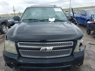 2007 Chevrolet Suburban LT with VIN 1GNFC16097R179358, listed as a IAAI auction lot 42104937 with Not provided miles and . Bid and sale history available at DreamBid. Image 12.