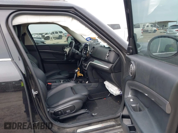 2019 MINI Countryman Cooper S with VIN WMZYT5C58K3E64351, listed as a IAAI auction lot 41739265 with 58,893 mi miles. Bid and sale history available at carsss.com. Image 5.