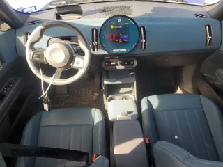 2025 MINI Countryman S z VIN WMZ23GA02S7P72579, wystawiony jako Copart lot #54301755 z przebiegiem 7 672 mil mil oraz Szkoda całkowita • Salvage title. Historia ofert i sprzedaży dostępna na DreamBid. Obrazek 8.