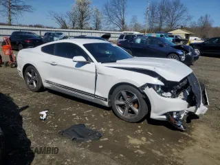 2015 Ford Mustang V6 z VIN 1FA6P8AM4F5383545, wystawiony jako Copart lot #51292175 z przebiegiem 88 673 mil mil oraz Szkoda całkowita • Salvage title. Historia ofert i sprzedaży dostępna na DreamBid. Obrazek 4.