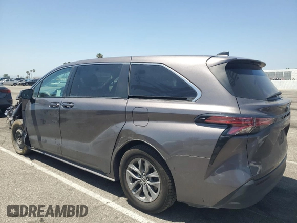 2022 Toyota Sienna LE z VIN 5TDKRKECXNS076178, wystawiony jako Copart lot #57437765 z przebiegiem 42 497 mil mil oraz Szkoda całkowita • Salvage title. Historia ofert i sprzedaży dostępna na DreamBid. Obrazek 2.