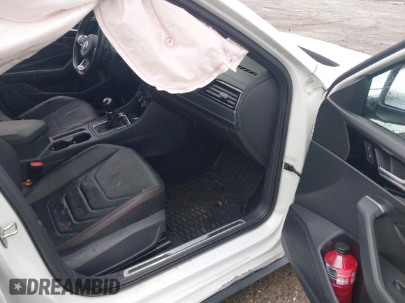 2020 Volkswagen Jetta GLI S z VIN 3VW5T7BU9LM091404, wystawiony jako IAAI lot #42300830 z przebiegiem 46 851 mil mil oraz . Historia ofert i sprzedaży dostępna na DreamBid. Obrazek 5.