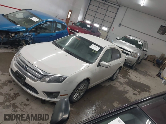 2011 Ford Fusion SEL with VIN 3FAHP0JG5BR238879, listed as a IAAI auction lot 41600049 with 221,399 mi miles. Bid and sale history available at carsss.com. Image 2.