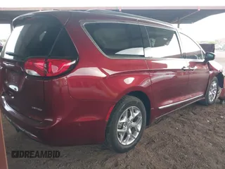 2019 Chrysler Pacifica Limited z VIN 2C4RC1GG0KR507643, wystawiony jako IAAI lot #42034094 z przebiegiem 127 595 mil mil oraz . Historia ofert i sprzedaży dostępna na DreamBid. Obrazek 4.