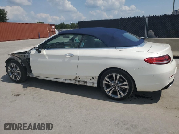 2019 Mercedes-Benz C 300 z VIN WDDWK8DB4KF796515, wystawiony jako Copart lot #57394145 z przebiegiem 21 854 mil mil oraz Szkoda całkowita • Salvage title. Historia ofert i sprzedaży dostępna na DreamBid. Obrazek 2.