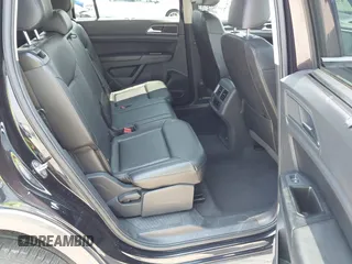 2018 Volkswagen Atlas SE z VIN 1V2DP2CA0JC600433, wystawiony jako IAAI lot #42232714 z przebiegiem 125 124 mil mil oraz . Historia ofert i sprzedaży dostępna na DreamBid. Obrazek 8.