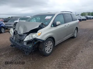 2015 Toyota Sienna XLE с VIN 5TDYK3DC1FS577192, выставлен на аукционе IAAI как лот 41823635 с пробегом 84 858 миль миль и . История ставок и продаж доступна на DreamBid. Изображение 2.