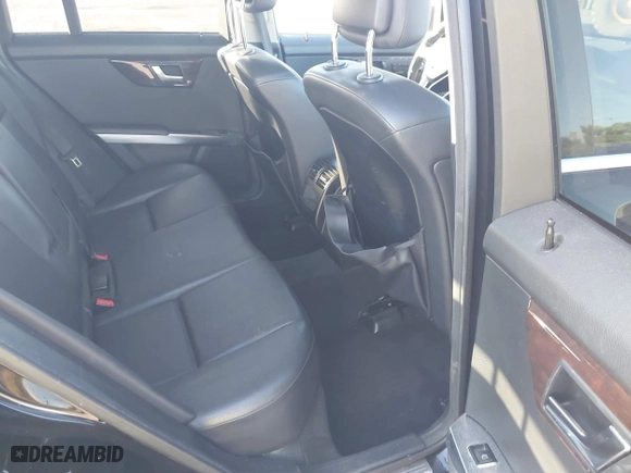 2013 Mercedes-Benz GLK-Class GLK 350 with VIN WDCGG8JB4DG127236, listed as a IAAI auction lot 40969875 with 94,718 mi miles. Bid and sale history available at carsss.com. Image 8.