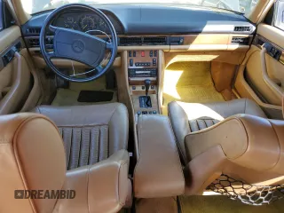 1988 Mercedes-Benz 560 with VIN WDBCA39D8JA407186, listed as a Copart auction lot 80227564 with 139,243 mi miles and Clean Title. Bid and sale history available at DreamBid. Image 8.