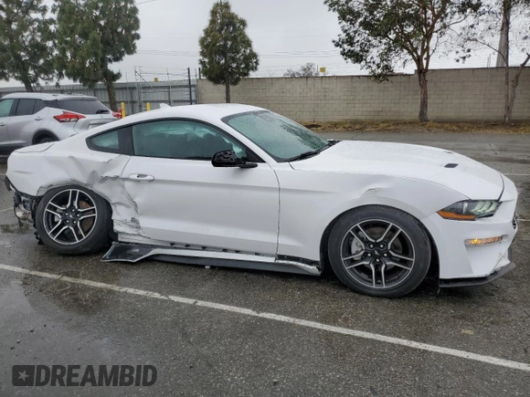 2021 Ford Mustang EcoBoost z VIN 1FA6P8TH5M5126729, wystawiony jako Copart lot #65464594 z przebiegiem 25 590 mil mil oraz Szkoda całkowita • Salvage title. Historia ofert i sprzedaży dostępna na DreamBid. Obrazek 4.