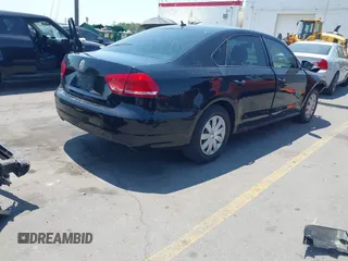 2012 Volkswagen Passat S с VIN 1VWAP7A30CC031752, выставлен на аукционе IAAI как лот 42609712 с пробегом 180 570 миль миль и . История ставок и продаж доступна на DreamBid. Изображение 4.