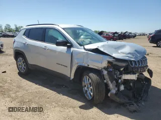2025 Jeep Compass Latitude with VIN 3C4NJDBN7ST515618, listed as a Copart auction lot 57312805 with 670 mi miles and Salvage title. Bid and sale history available at DreamBid. Image 4.