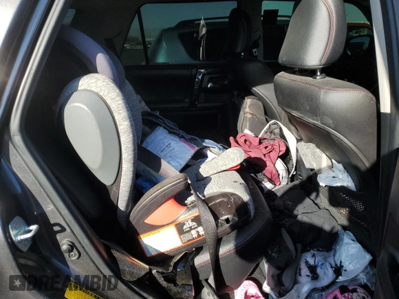 2018 Toyota 4Runner SR5 z VIN JTEBU5JR8J5485222, wystawiony jako Copart lot #52633325 z przebiegiem 107 412 mil mil oraz Szkoda całkowita • Salvage title. Historia ofert i sprzedaży dostępna na DreamBid. Obrazek 11.