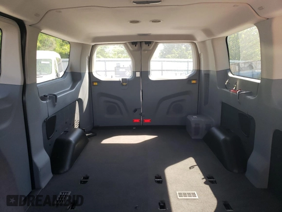 2015 Ford Transit XL с VIN 1FMZK1YM5FKA84940, выставлен на аукционе Copart как лот 62647065 с пробегом 61 123 миль миль и Чистый • Clean title. История ставок и продаж доступна на DreamBid. Изображение 10.