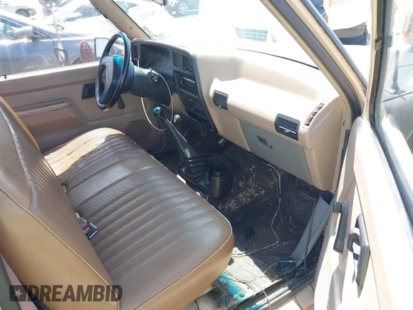 1992 Ford Ranger with VIN 1FTCR10A8NUC81059, listed as a IAAI auction lot 42669945 with 76,425 mi miles and . Bid and sale history available at DreamBid. Image 5.