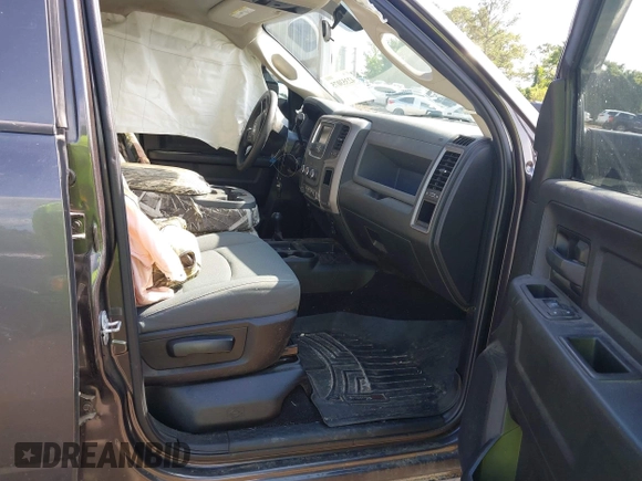 2018 Ram 2500 Tradesman with VIN 3C6UR5CL9JG160005, listed as a IAAI auction lot 42353075 with 146,552 mi miles and . Bid and sale history available at DreamBid. Image 5.
