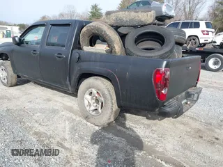 2004 Chevrolet Colorado 1SB LS Z85 with VIN 1GCDT136648185712, listed as a IAAI auction lot 41737957 with 402,427 mi miles. Bid and sale history available at carsss.com. Image 3.