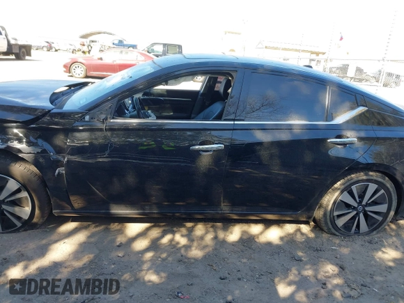 2019 Nissan Altima 2.5 SL with VIN 1N4BL4EV8KC255630, listed as a IAAI auction lot 41394649 with 111,728 mi miles. Bid and sale history available at carsss.com. Image 14.