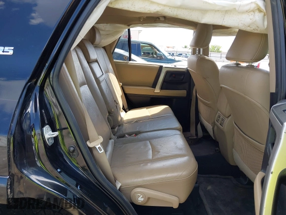 2011 Toyota 4Runner Trail z VIN JTEBU5JR0B5040278, wystawiony jako IAAI lot #42210447 z przebiegiem 263 253 mil mil oraz . Historia ofert i sprzedaży dostępna na DreamBid. Obrazek 8.