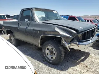 1983 GMC Jimmy z VIN 1G5EK18L4DF518255, wystawiony jako Copart lot #59883814 z przebiegiem 66 093 mil mil oraz Szkoda całkowita • Salvage title. Historia ofert i sprzedaży dostępna na DreamBid. Obrazek 4.