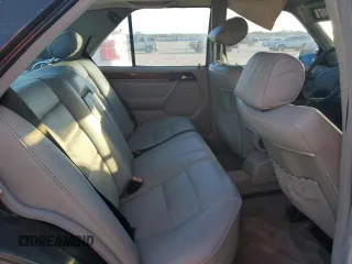1994 Mercedes-Benz 400 with VIN WDBEA34E8RC032408, listed as a Copart auction lot 43827975 with 122,130 mi miles and Clean Title. Bid and sale history available at carsss.com. Image 10.