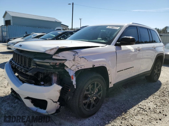 2024 Jeep Grand Cherokee Laredo with VIN 1C4RJHAG3RC124581, listed as a Copart auction lot 45677095 with 24,123 mi miles and Clean title. Bid and sale history available at DreamBid. Image 1.