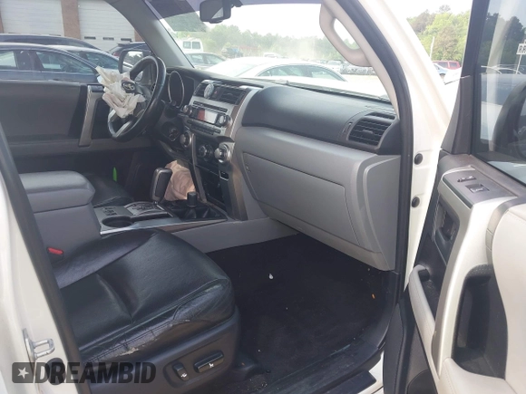 2011 Toyota 4Runner Trail z VIN JTEBU5JRXB5058223, wystawiony jako IAAI lot #42277953 z przebiegiem 269 868 mil mil oraz . Historia ofert i sprzedaży dostępna na DreamBid. Obrazek 5.