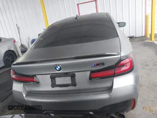 2021 BMW M5 z VIN WBS83CH07MCF43250, wystawiony jako IAAI lot #41567473 z przebiegiem 30 179 mil mil oraz . Historia ofert i sprzedaży dostępna na DreamBid. Obrazek 16.