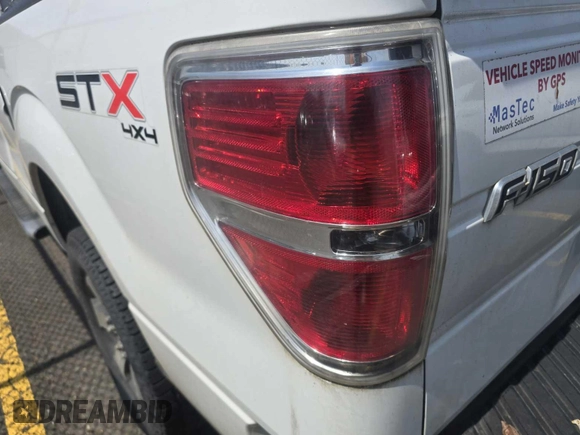 2013 Ford F-150 XL z VIN 1FTFX1EF5DFB22784, wystawiony jako IAAI lot #42651808 z przebiegiem 204 172 mil mil oraz . Historia ofert i sprzedaży dostępna na DreamBid. Obrazek 41.