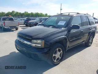 2007 Chevrolet TrailBlazer LS with VIN 1GNDS13S672255756, listed as a IAAI auction lot 42080597 with 194,335 mi miles. Bid and sale history available at carsss.com. Image 2.